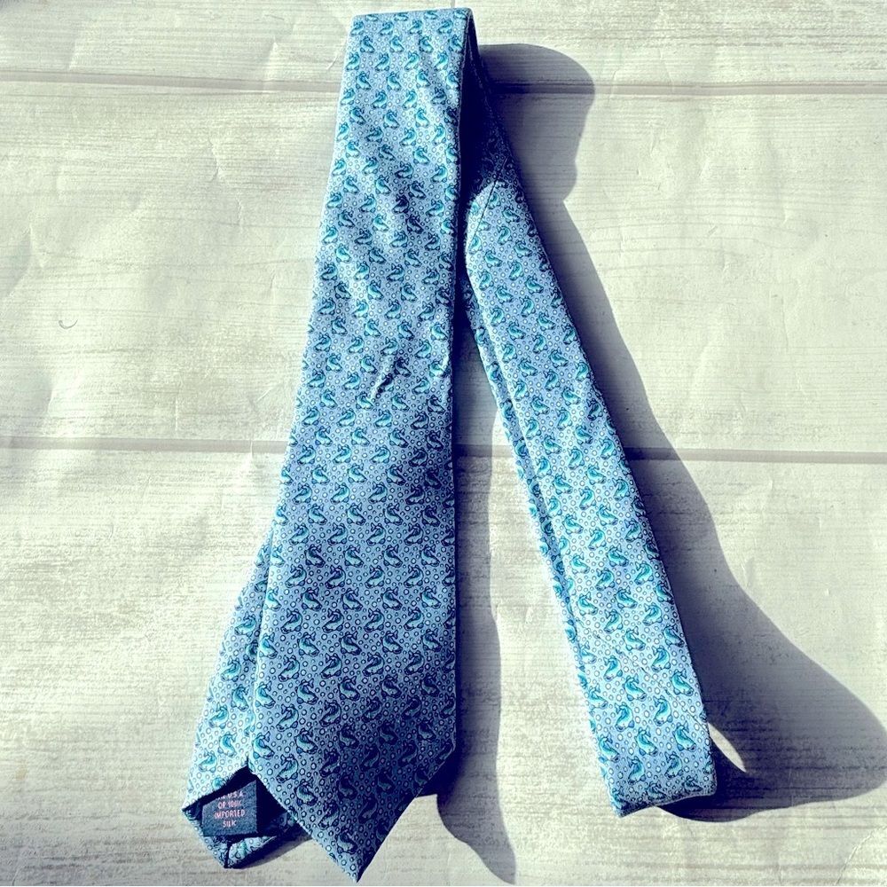 Vineyard Vines 100% Silk Tie Whake style 48 inch blue